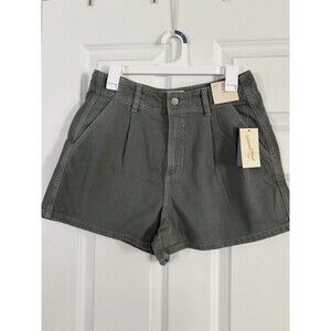 NWT Womens Green High Waisted Mom Jean Shorts Pockets Sz 8 Pleated Summer Denim